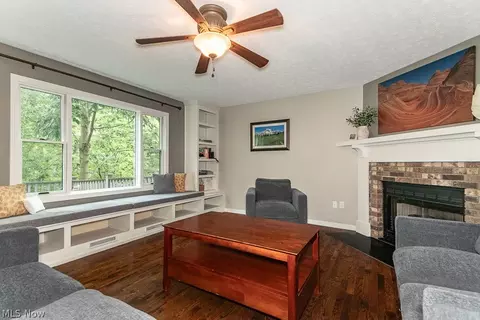 Living - 795 Meadowlark Rd, Painesville, OH 44077 photo 1 of 2