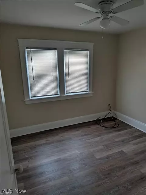 Bedroom - 1733 Robindale St, Wickliffe, OH 44092 photo 4 of 4