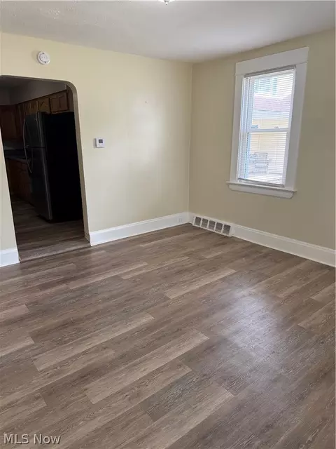 Living - 1733 Robindale St, Wickliffe, OH 44092 photo 3 of 4