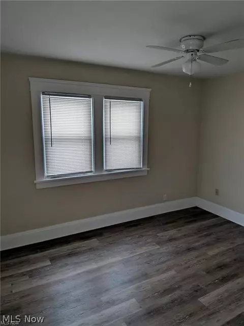 Bedroom - 1733 Robindale St, Wickliffe, OH 44092 photo 3 of 4