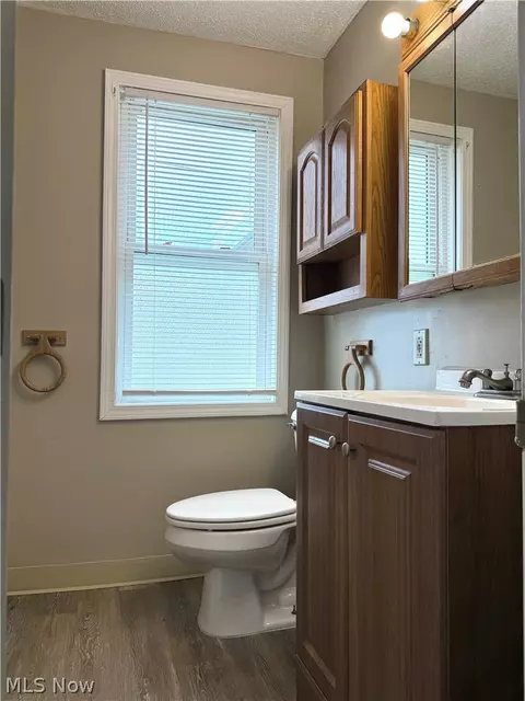 Bath - 1733 Robindale St, Wickliffe, OH 44092 photo 1 of 4
