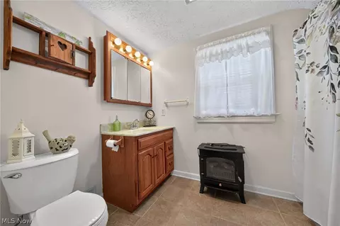 Bath - 5637 Shepard Rd, Ashtabula, OH 44004 photo 2 of 2