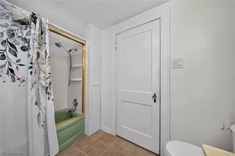 Bath - 5637 Shepard Rd, Ashtabula, OH 44004 photo 1 of 2