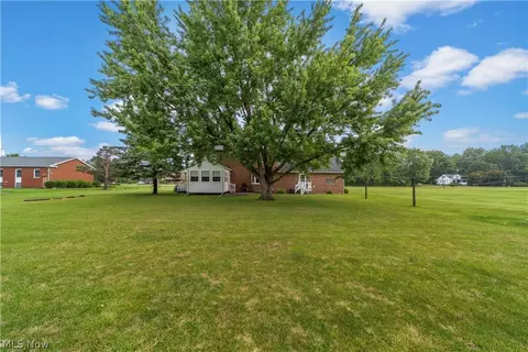 Exterior - 42479 Adelbert St, Elyria, OH 44035 photo 6 of 10