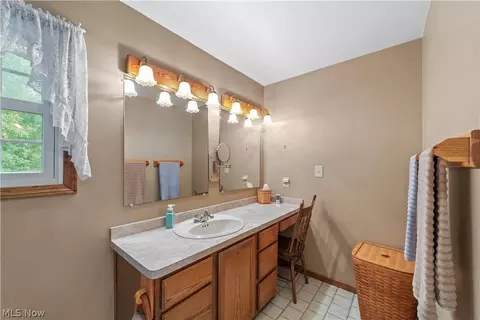 Bath - 42479 Adelbert St, Elyria, OH 44035 photo 2 of 4