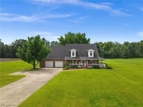 Exterior - 42479 Adelbert St, Elyria, OH 44035 photo 9 of 10