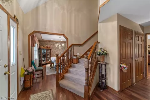 Entry Way - 42479 Adelbert St, Elyria, OH 44035 photo 2 of 3