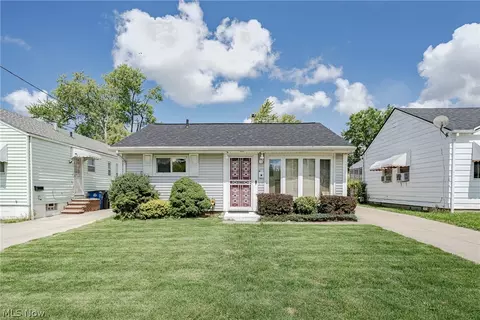16225 Clearview Ave, Cleveland, OH 44128