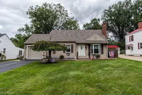 1531 Westview Dr NE, Warren, OH 44483