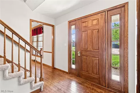 Entry Way - 169 Taylor Blvd, Lagrange, OH 44050 photo 2 of 5