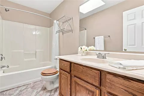 Bath - 169 Taylor Blvd, Lagrange, OH 44050 photo 5 of 5