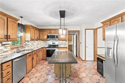 Kitchen - 169 Taylor Blvd, Lagrange, OH 44050 photo 1 of 1