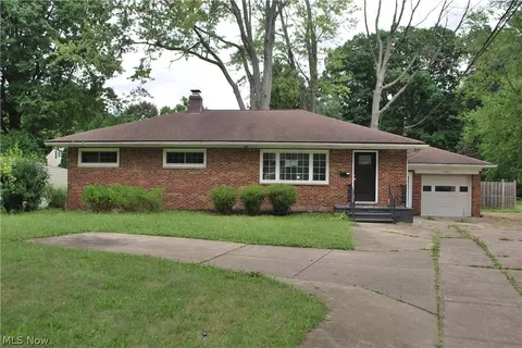 3463 Clague Rd, North Olmsted, OH 44070