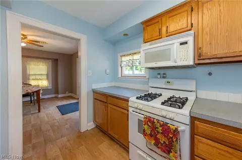 324 Montrose Ave, Akron, OH 44310 photo 14