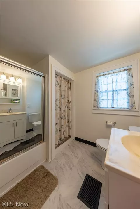 324 Montrose Ave, Akron, OH 44310 photo 16