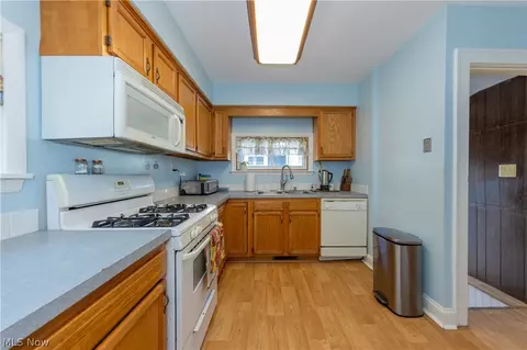 324 Montrose Ave, Akron, OH 44310 photo 11