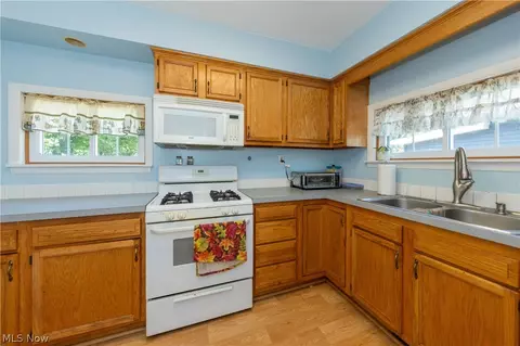 324 Montrose Ave, Akron, OH 44310 photo 12