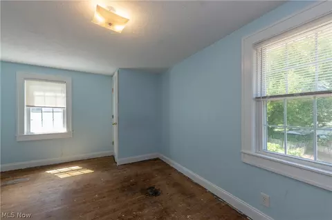 324 Montrose Ave, Akron, OH 44310 photo 24