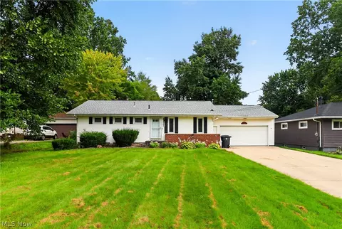 4345 Stoneybrook Dr SE, Warren, OH 44484
