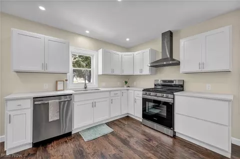 Kitchen - 903 W 58th St, Ashtabula, OH 44004 photo 2 of 3