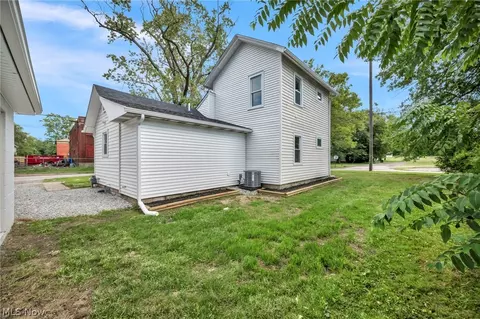 Exterior - 903 W 58th St, Ashtabula, OH 44004 photo 2 of 4