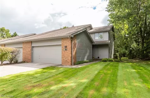 14 Waterford Ln, Beachwood, OH 44122