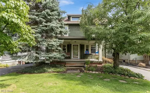 2257 Briarwood Rd, Cleveland Heights, OH 44118