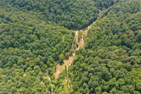 994 Sugarcamp Rd, Big Bend, WV 26147