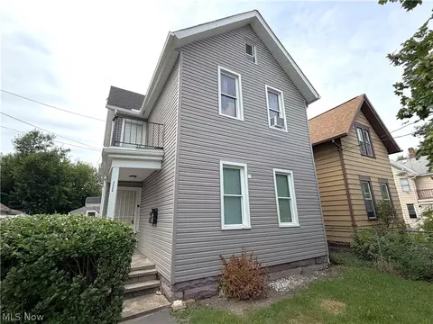 3230 W 31st St, Cleveland, OH 44109