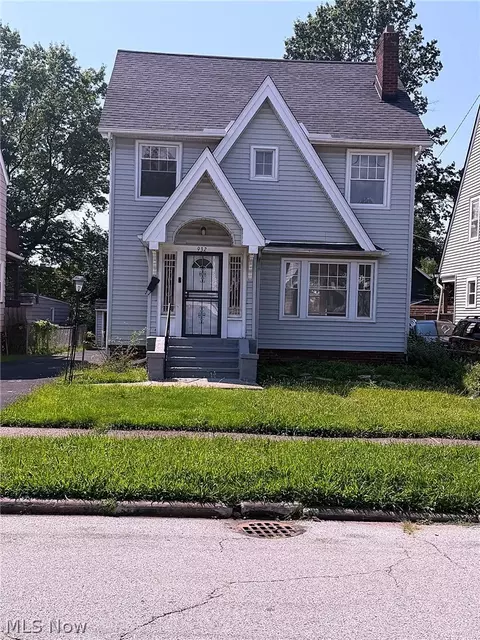 932 Vineshire Rd, Cleveland Heights, OH 44121