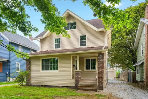 156 E Mapledale Ave, Akron, OH 44301