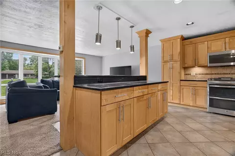 Kitchen - 6613 Brookside Rd, Independence, OH 44131 photo 2 of 5