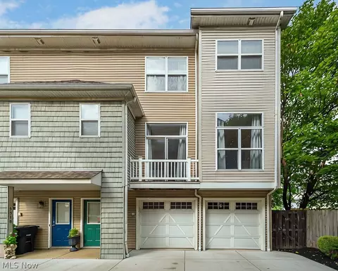 5512 Saint Stephens Ct, Cleveland, OH 44102