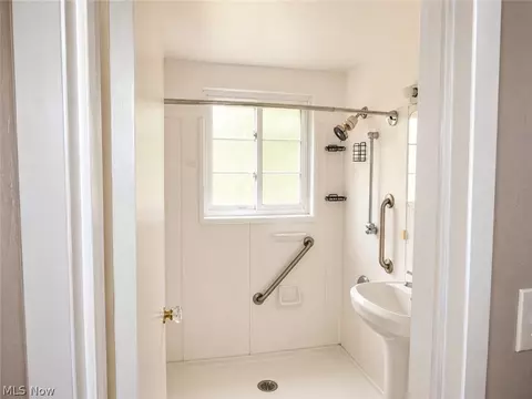 Bath - 22651 Fox Ave #E, Euclid, OH 44123 photo 1 of 2