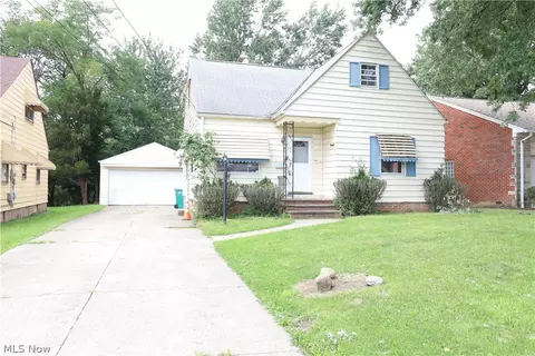 18613 Harlan Dr, Maple Heights, OH 44137