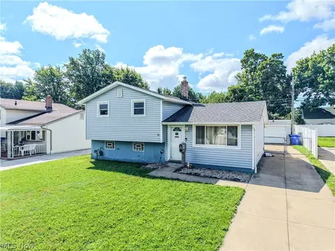 15979 Southway Dr, Brook Park, OH 44142