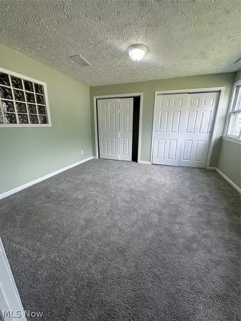 Bedroom - 550 Upton Ave, Akron, OH 44310 photo 2 of 2