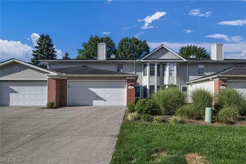 19311 Bradford Ct, Strongsville, OH 44149