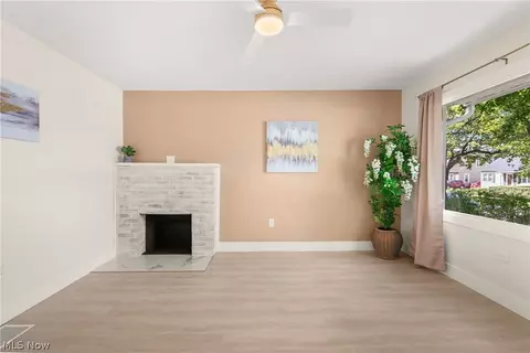 Living - 399 Olive St, Elyria, OH 44035 photo 3 of 5