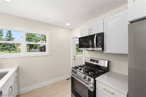 Kitchen - 399 Olive St, Elyria, OH 44035 photo 4 of 6