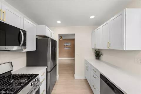Kitchen - 399 Olive St, Elyria, OH 44035 photo 6 of 6