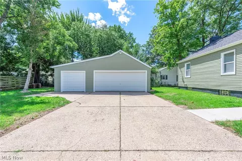 Exterior - 399 Olive St, Elyria, OH 44035 photo 9 of 10