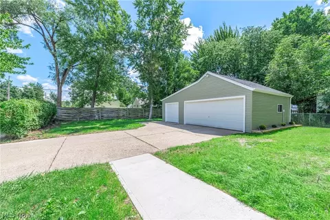 Exterior - 399 Olive St, Elyria, OH 44035 photo 10 of 10
