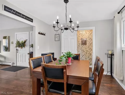 Dining - 7349 Eisenhower Dr #2, Boardman, OH 44512 photo 2 of 4