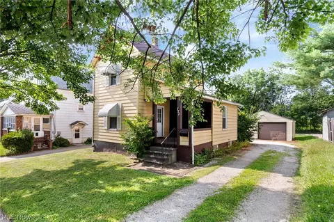 777 Montana Ave, Akron, OH 44314