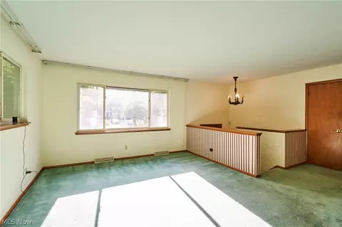 1170 N Plainview Dr, Copley, OH 44321 photo 3