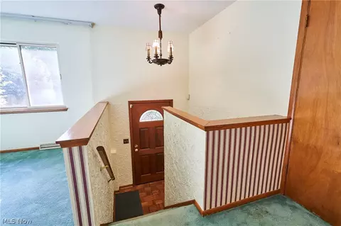 1170 N Plainview Dr, Copley, OH 44321 photo 2