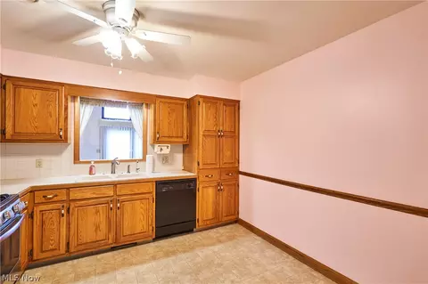 1170 N Plainview Dr, Copley, OH 44321 photo 9