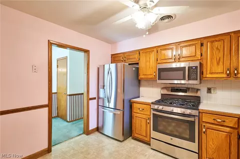 1170 N Plainview Dr, Copley, OH 44321 photo 8