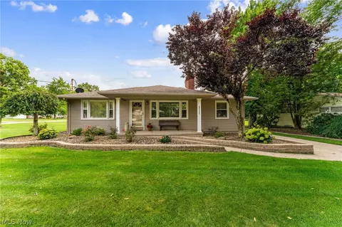 82 Ward Ave, New Middletown, OH 44442
